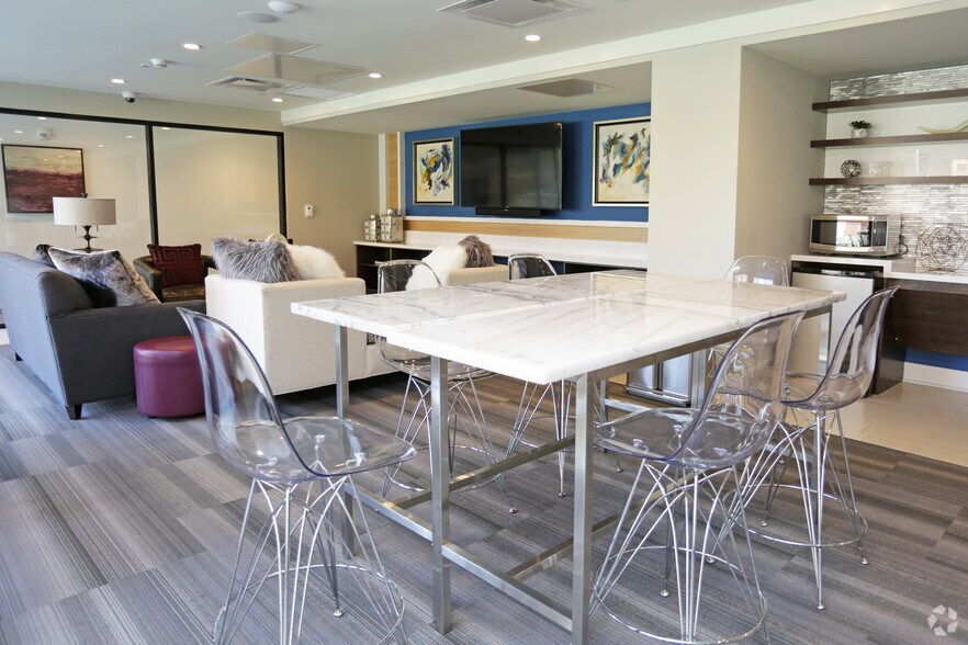 More Photos Of 847 Chicago Ave, Evanston Apartments For Lease