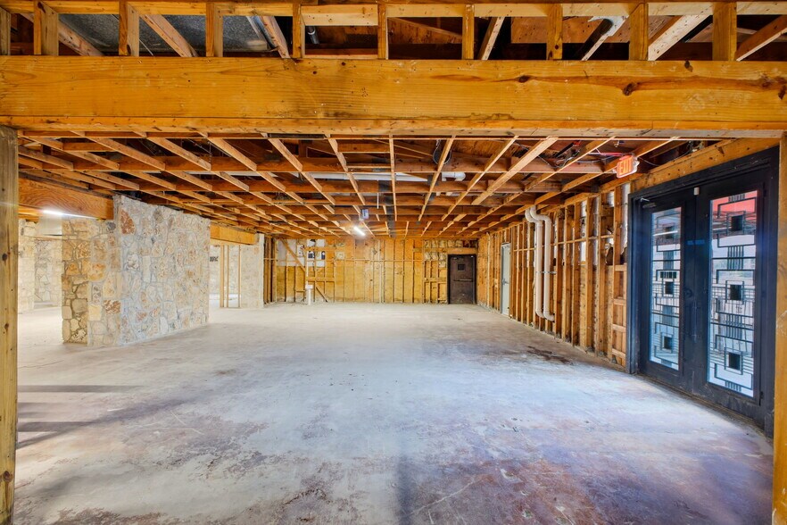 More Photos Of 24116 W IH-10, San Antonio Restaurant For Sale