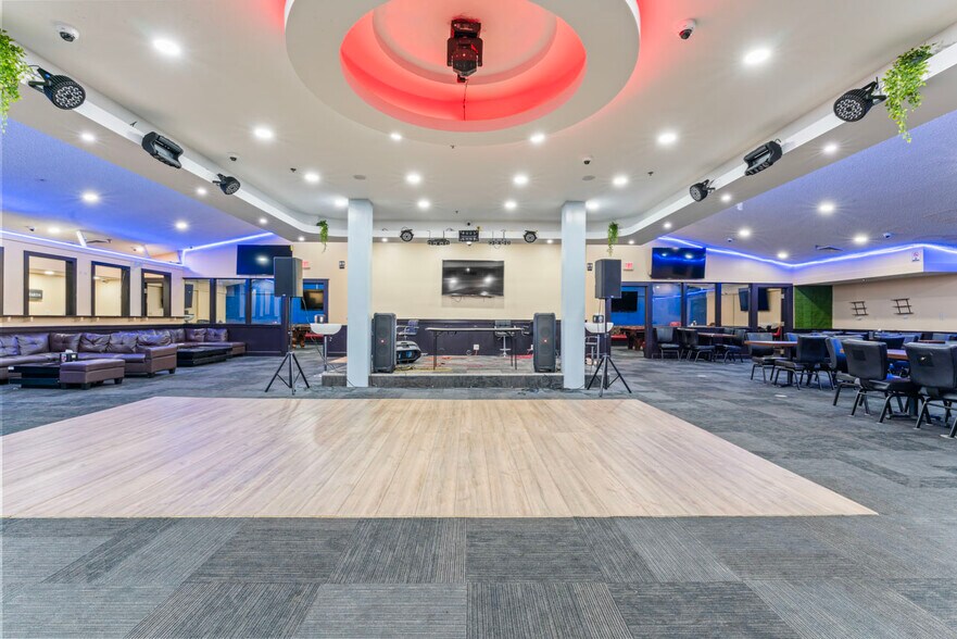 More Photos Of 5425 N Henry Blvd, Stockbridge Restaurant For Lease