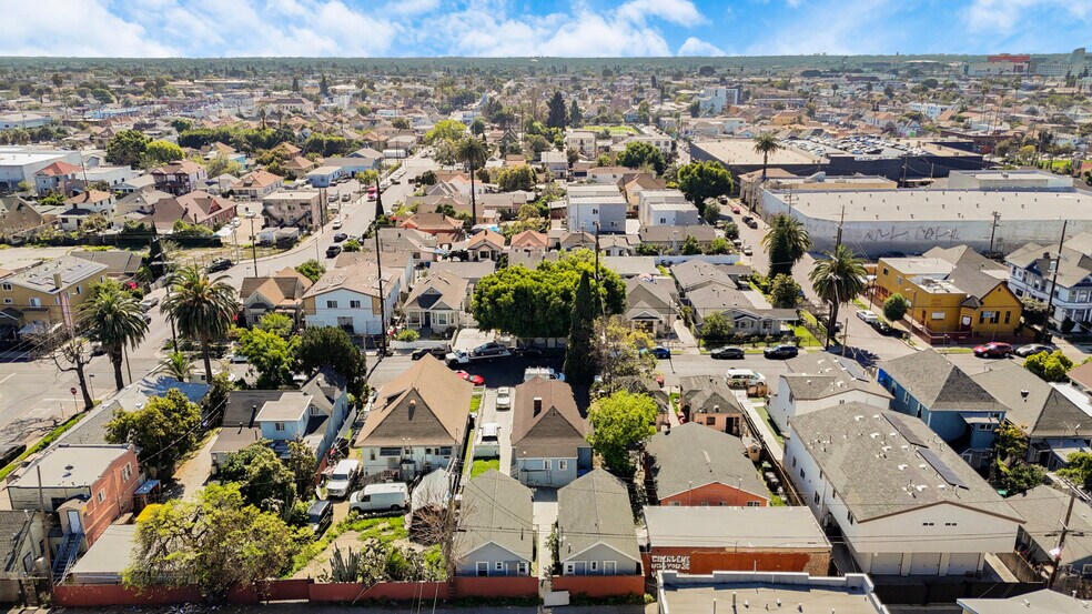 More Photos Of 515 E 21st St, Los Angeles Apartments For Sale
