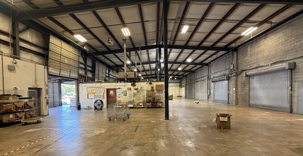 More Photos Of 8433 Erle Rd, Mechanicsville Warehouse For Sale