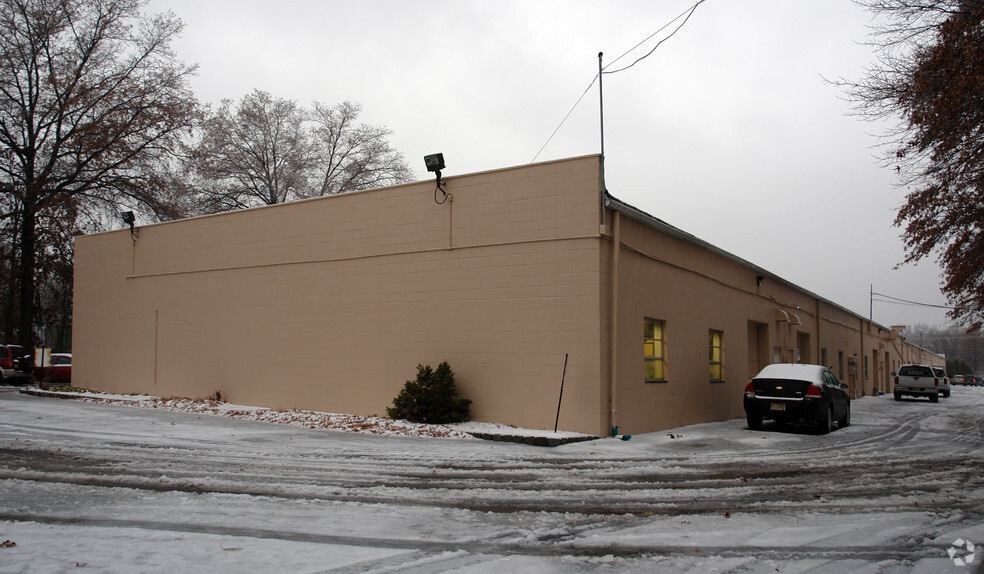 More Photos Of 53 S Jefferson Rd, Whippany Light Distribution For Lease