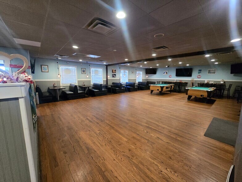 More Photos Of 48 School St, Lincoln Restaurant For Sale