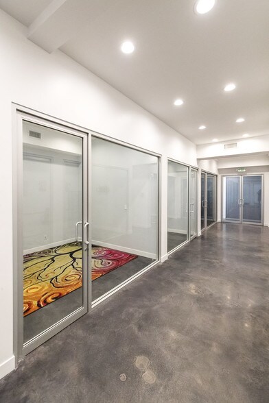 More Photos Of 6829 Lankershim Blvd, North Hollywood Medical For Lease