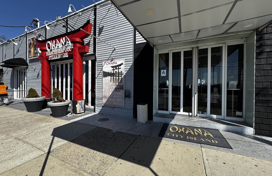 More Photos Of 500 City Island Ave, Bronx Restaurant For Sale