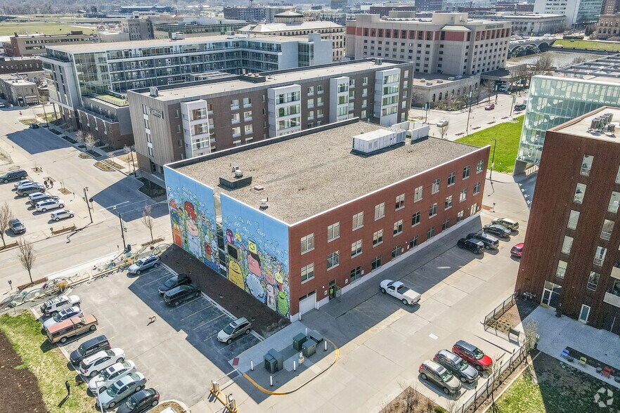 More Photos Of 300 E Locust St, Des Moines Office For Lease