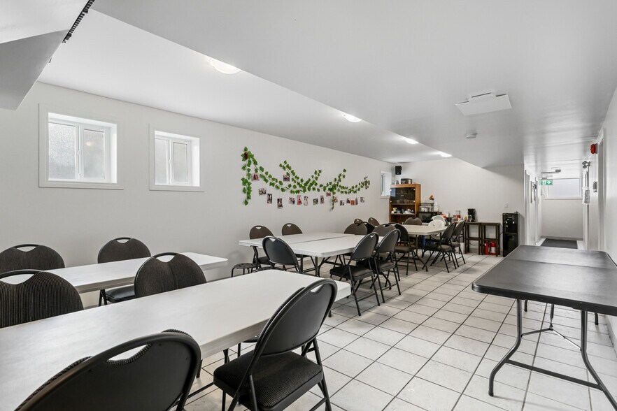 More Photos Of 232 8A St NE, Calgary Religious Facility For Sale