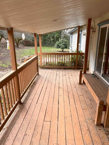 More Photos Of 17551 SE Highway 224, Damascus Manufacturing For Sale