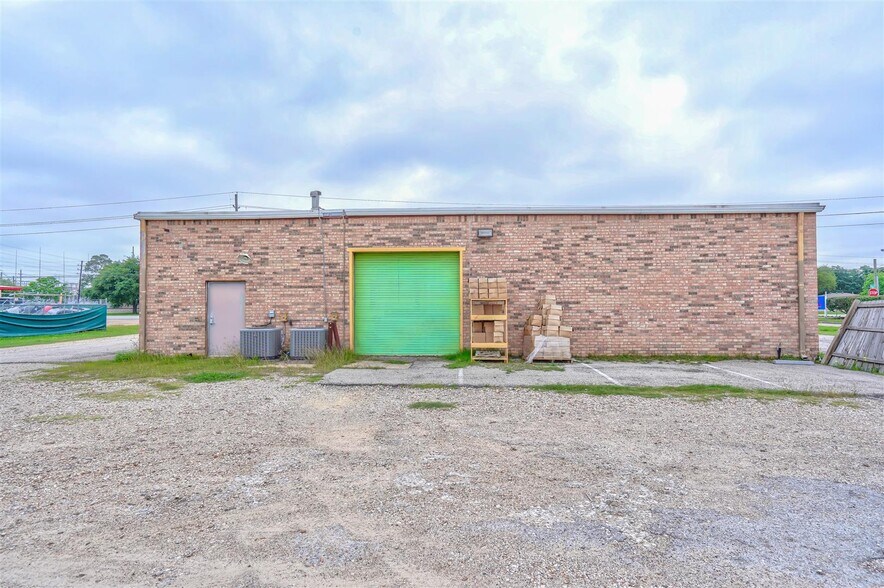 More Photos Of 6801 Highway Blvd, Katy Freestanding For Sale