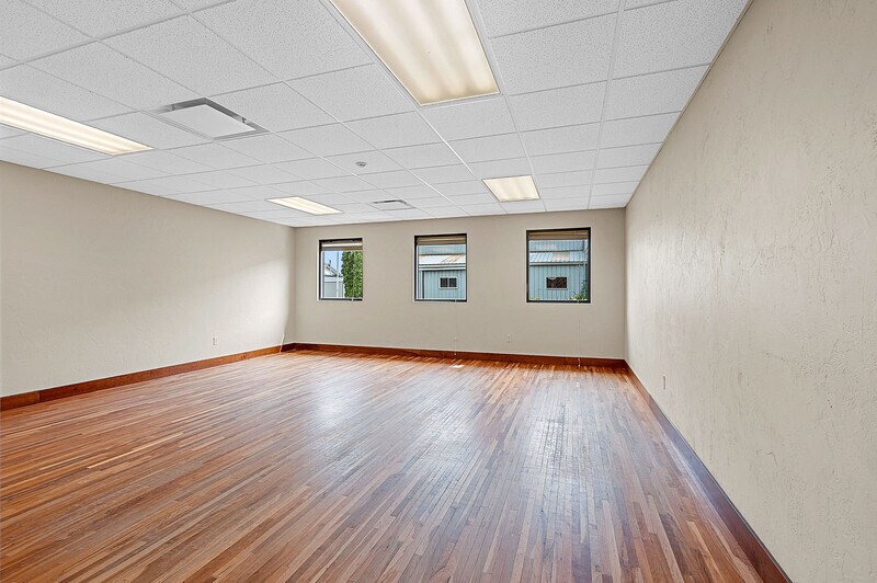 More Photos Of N5367 Mayflower Rd, Shiocton Office For Sale