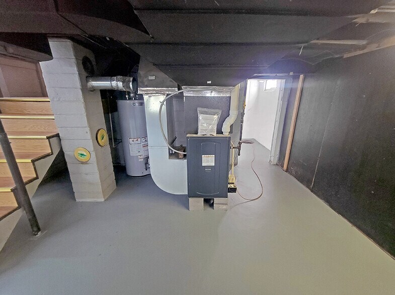 More Photos Of 8044 N Illinois St, Caseyville Office For Sale