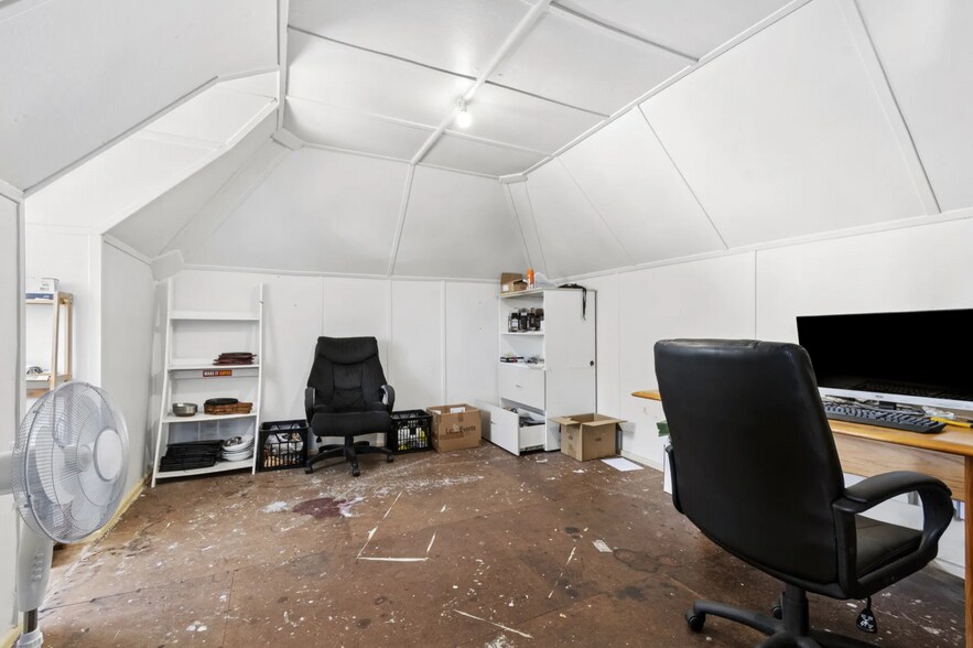 More Photos Of 1255 Bells Line Of Rd, Kurrajong Heights General Retail For Lease