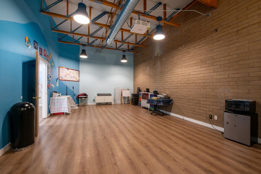 More Photos Of 2900-2912 S West Temple, Salt Lake City Light Manufacturing For Lease