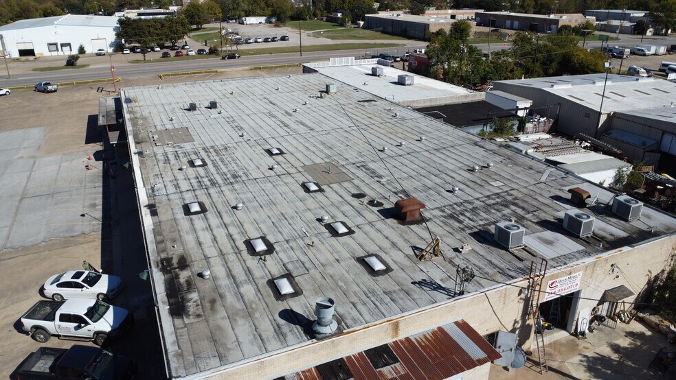 More Photos Of 5520 Military Pky, Dallas Industrial For Sale