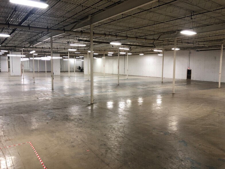 More Photos Of 1700 Kiefer Dr, Zion Manufacturing For Lease