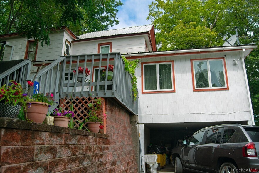 More Photos Of 107 Jefferson St, Monticello Storefront Retail Residential For Sale