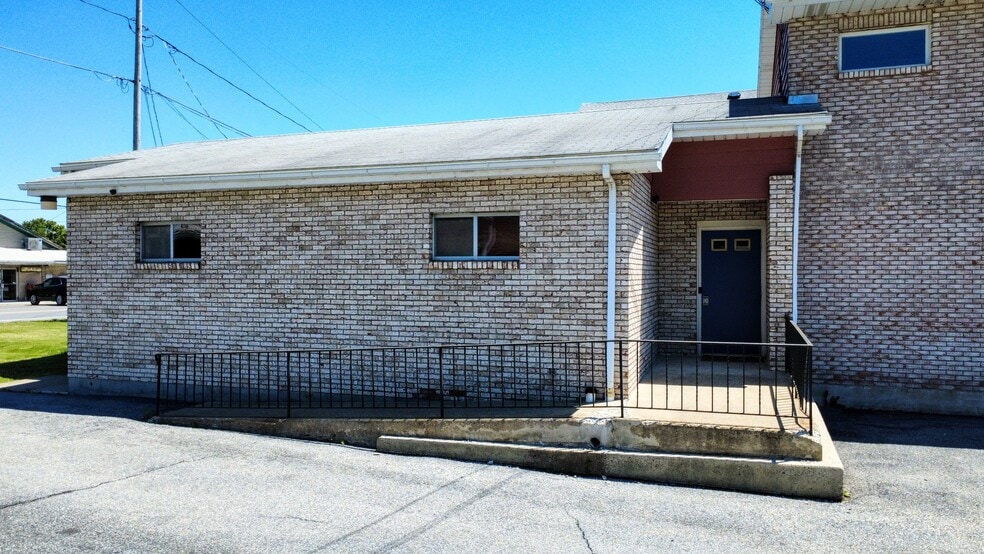 More Photos Of 1365 Blue Mountain Dr, Danielsville Office For Sale