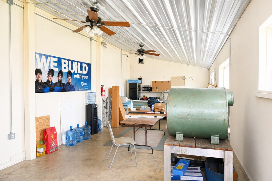 More Photos Of 110 Airport Entrance Rd, Summerville Warehouse For Sale
