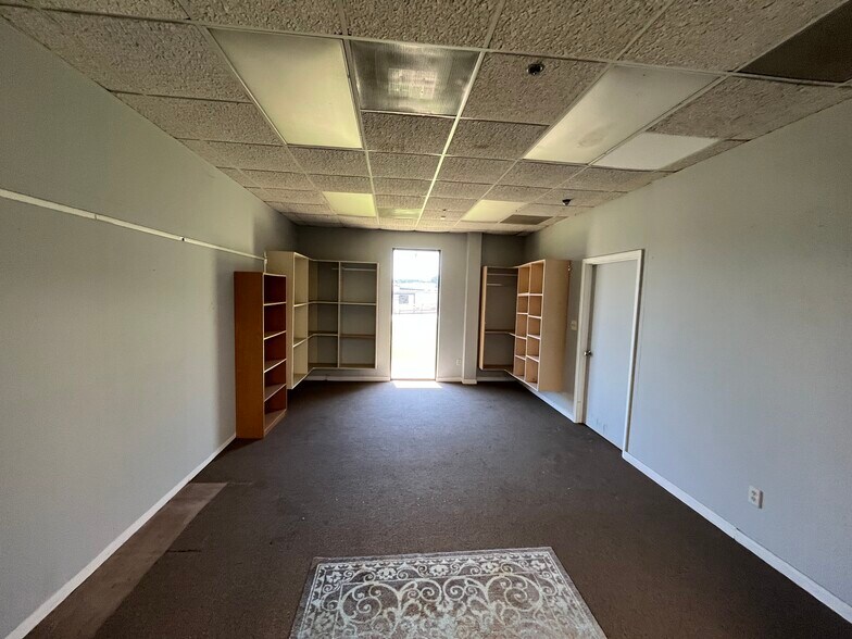 More Photos Of 9479 S Main St, Jonesboro Manufacturing For Lease