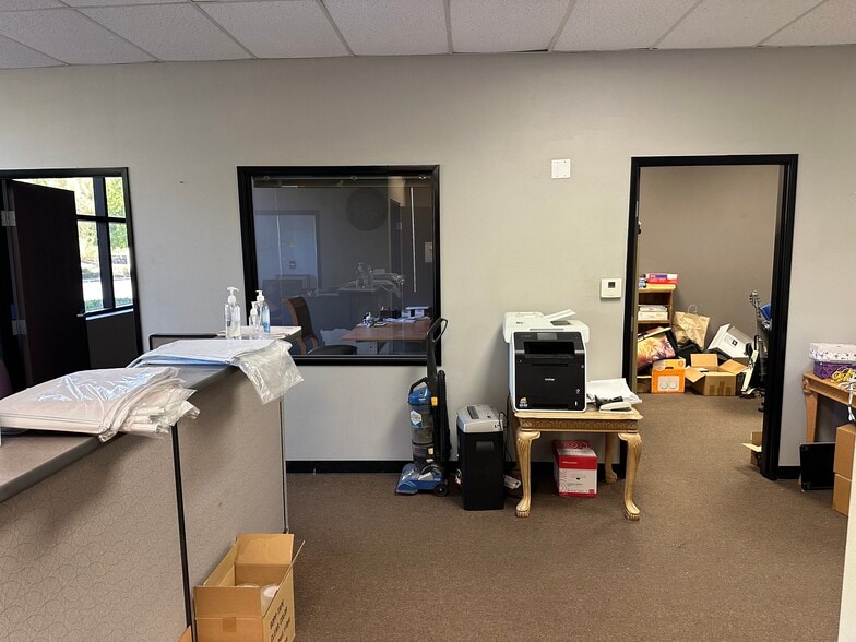 More Photos Of 909 S Cucamonga Ave, Ontario Warehouse For Sale