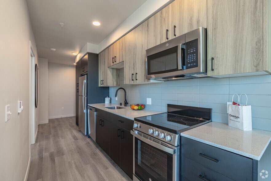 More Photos Of 513 1st Ave N, Seattle Apartments For Lease