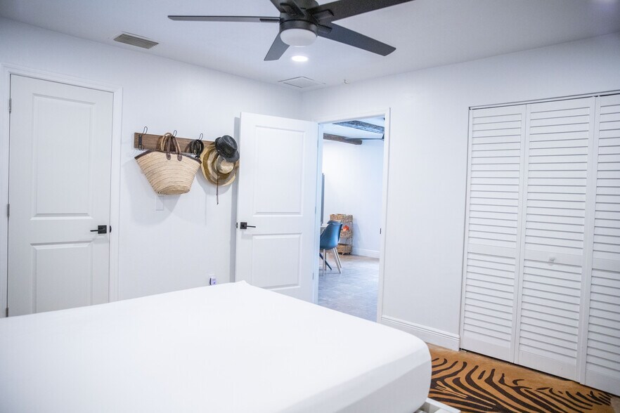 More Photos Of 2826 Santa Barbara Blvd, Cape Coral Freestanding For Sale