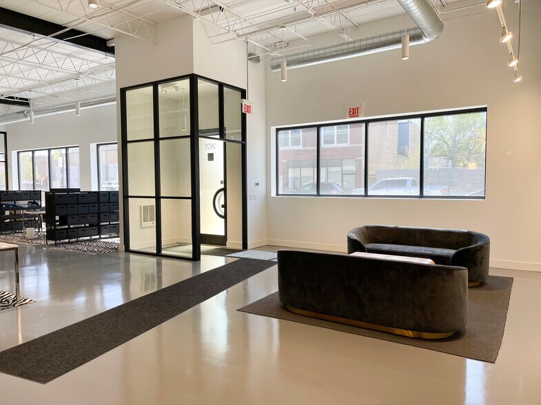 More Photos Of 3921-3925 N Elston Ave, Chicago Light Distribution For Sale