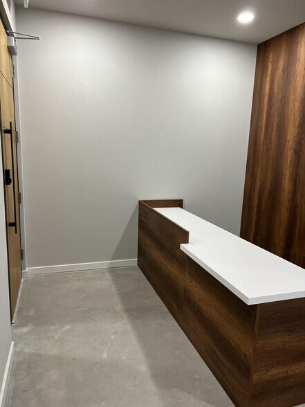 More Photos Of 1711 Amazing Way, Ocoee Storefront Retail Office For Lease