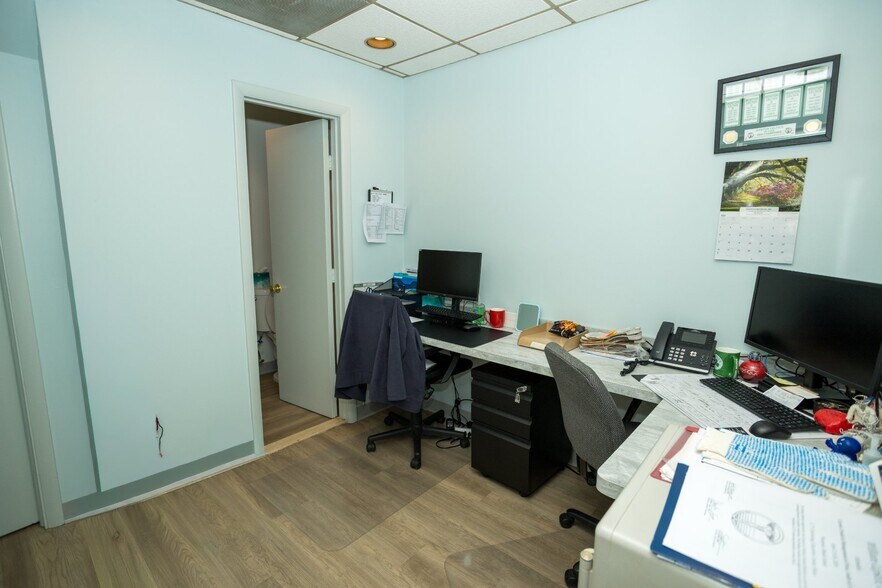 More Photos Of 500 Bloomfield St, Hoboken Storefront Retail Residential For Sale