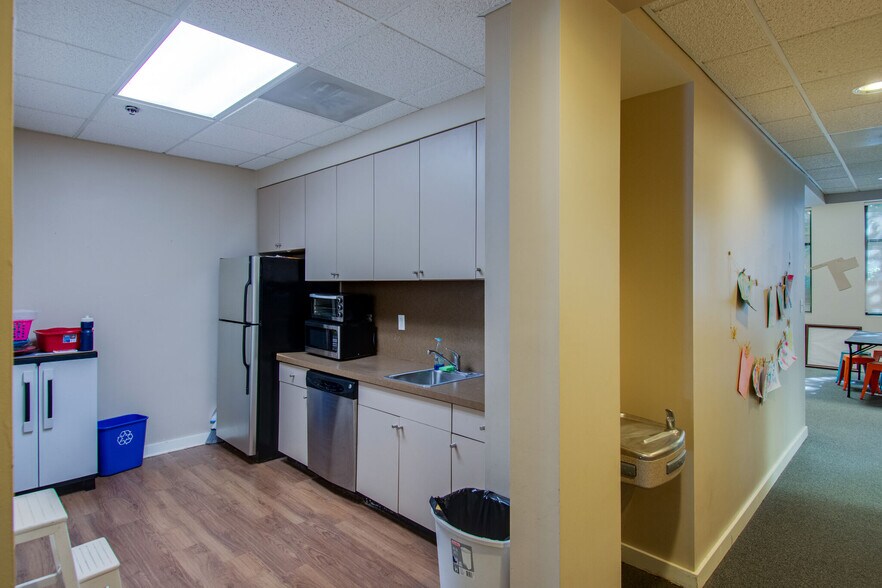 More Photos Of 5 Dunmore Ct, Hilton Head Office Residential For Sale