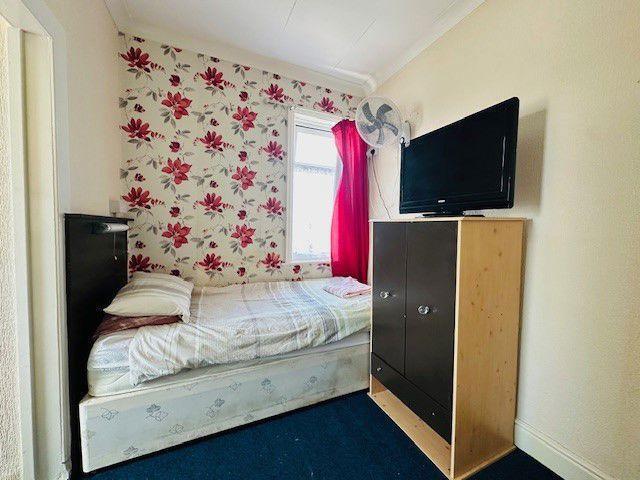 More Photos Of 4 Station Rd, Blackpool Hotel For Sale