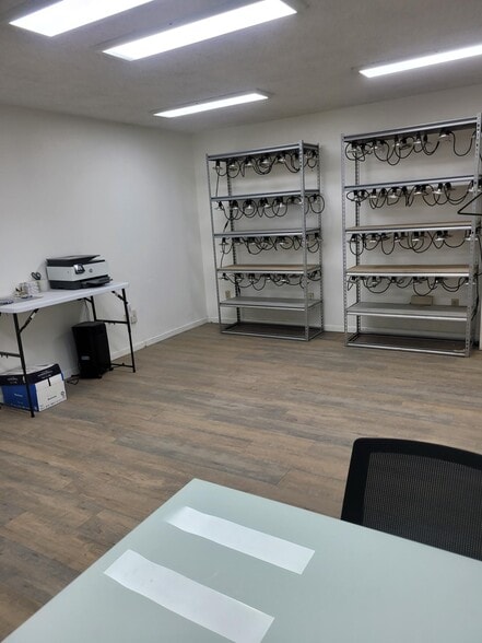 More Photos Of 2775 Betty Ln, Las Vegas Service For Lease