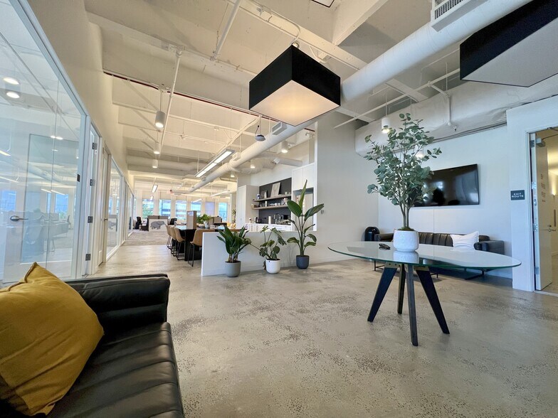 Primary Photo Of 3130 Wilshire Blvd, Santa Monica Office For Lease