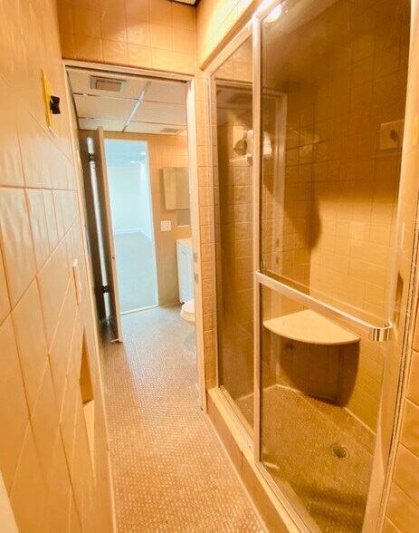 More Photos Of 13201-13207 NE 16th Ave, North Miami Office For Lease