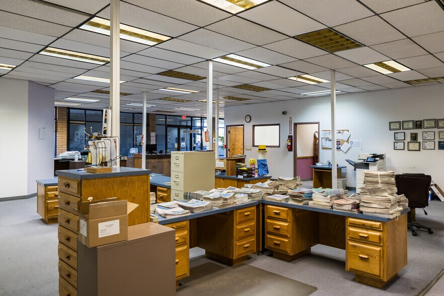 More Photos Of 1160 SW 4th St, Ontario Light Distribution For Sale