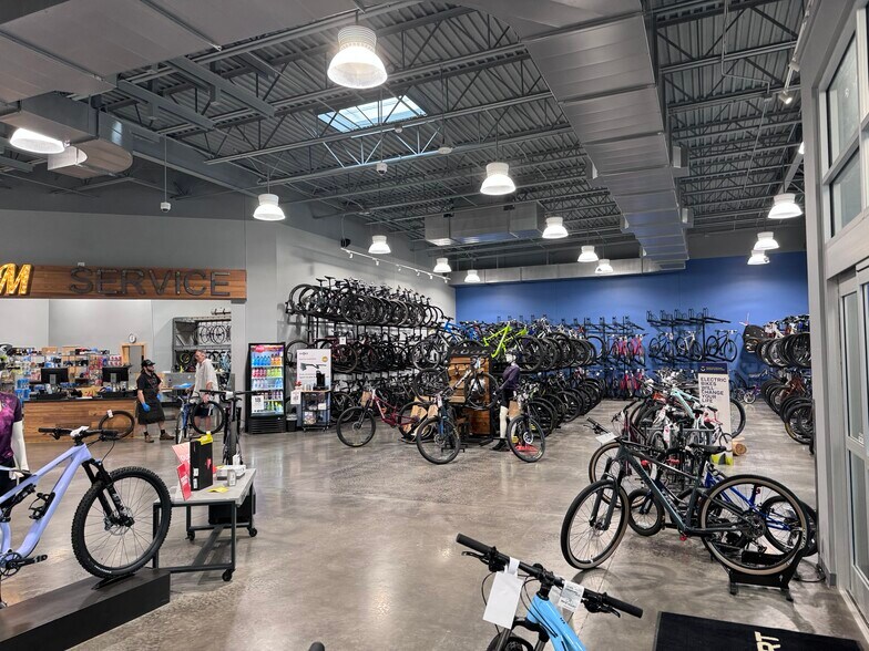 More Photos Of 9040 Falcon View Dr, McKinney Storefront For Sale