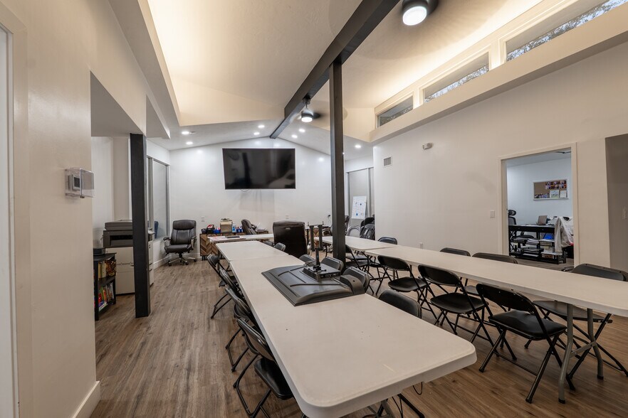 More Photos Of 3616 Broadway Ave, Fort Myers Medical For Sale