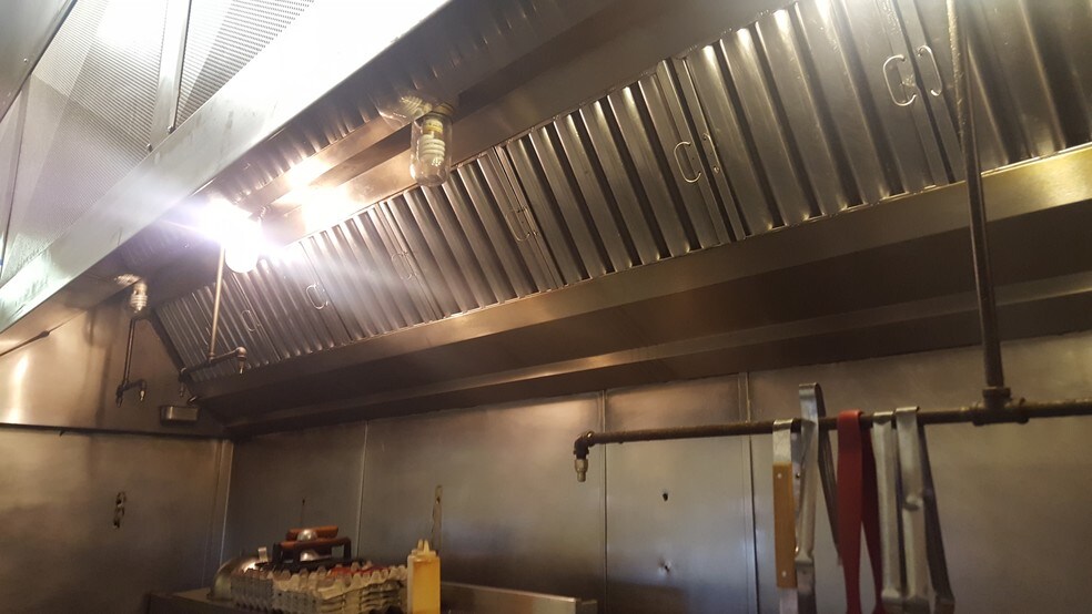 More Photos Of 900 W Nevada Hwy 372, Pahrump Bar For Sale