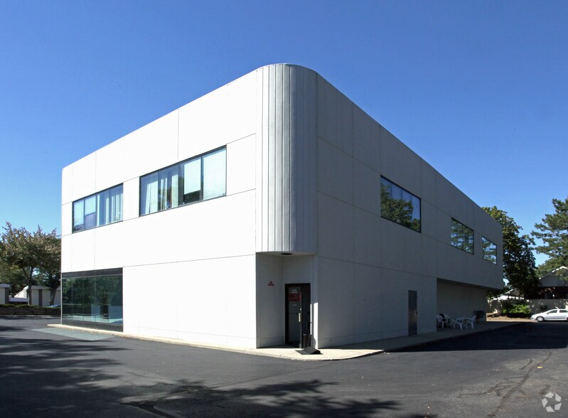 More Photos Of 434 Route 18, East Brunswick Office For Lease