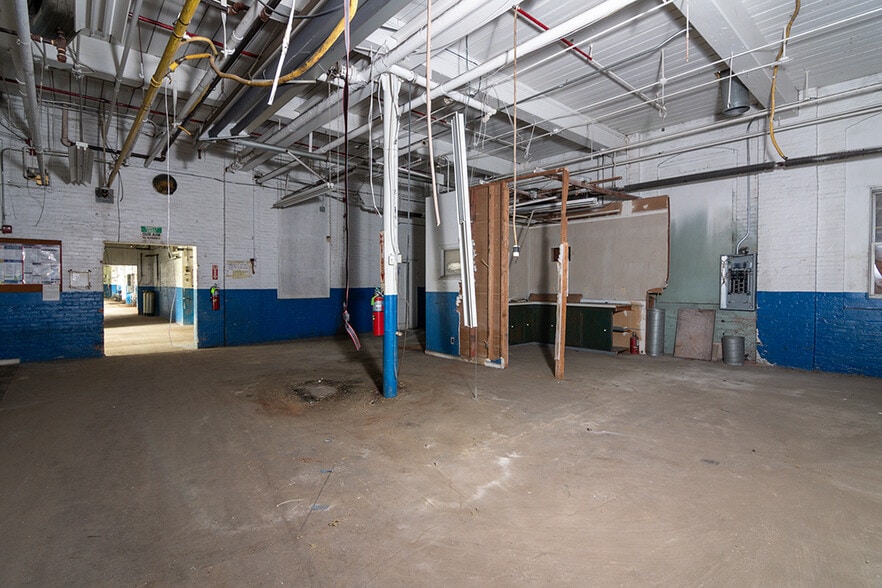 More Photos Of 248 Pine St, Pawtucket Warehouse For Sale