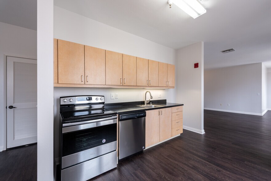 More Photos Of 1043-1045 6th Ave, San Diego Storefront Retail Residential For Sale