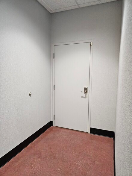 More Photos Of 1165 Scenic Dr, Modesto Office For Lease