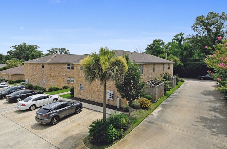 More Photos Of 485 Tegarden Rd, Gulfport Multifamily For Sale