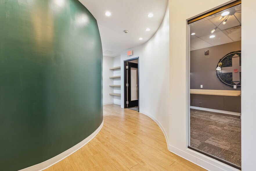 More Photos Of 5477 Glen Lakes Dr, Dallas Medical For Lease