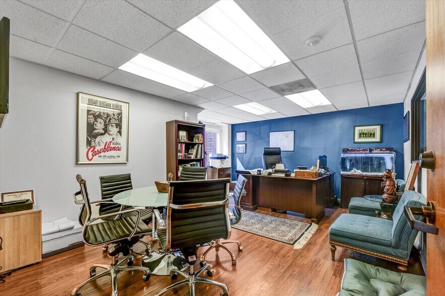 More Photos Of 2320 Cotner Ave, Los Angeles Loft Creative Space For Sale