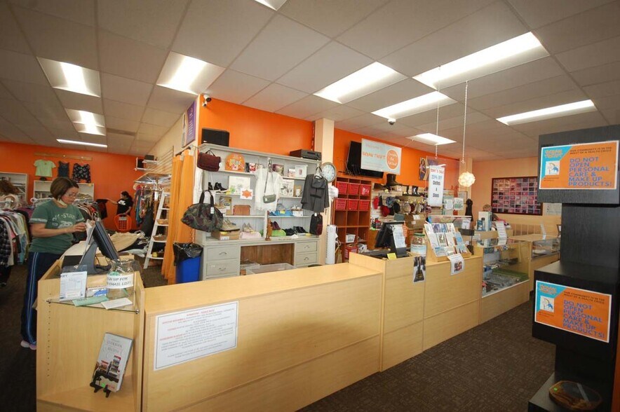 More Photos Of 10730 Connecticut Ave, Kensington Storefront Retail Office For Sale