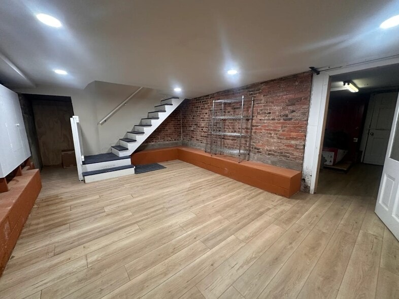 More Photos Of 234 Main St, Annapolis Storefront Retail Office For Lease