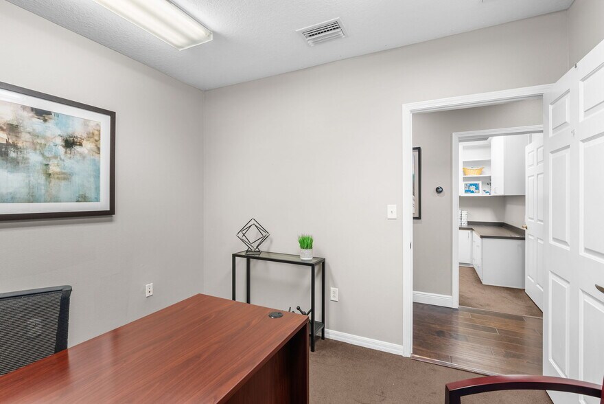 More Photos Of 8473 W Linebaugh Ave, Tampa Office For Lease