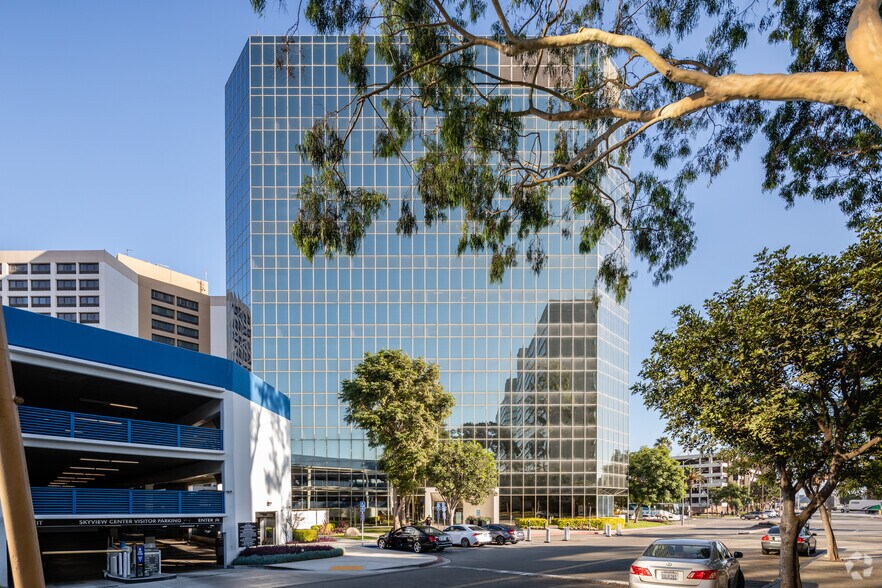 More Photos Of 6033 W Century Blvd, Los Angeles Office For Lease