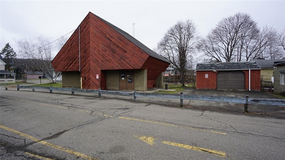 More Photos Of 7 Jefferson Ave, Endicott Warehouse For Sale